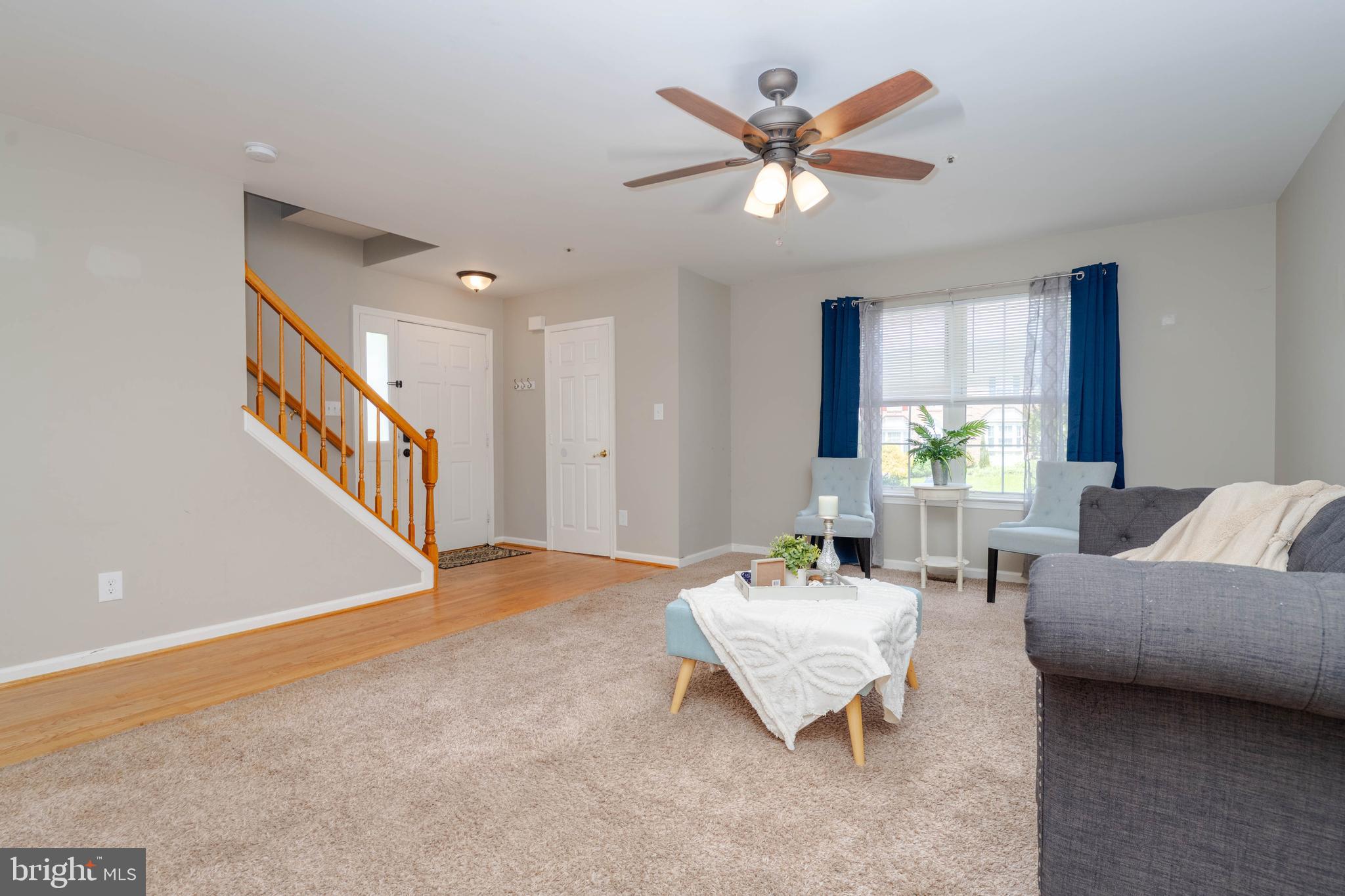 CONSTANT FRIENDSHIP - Residential