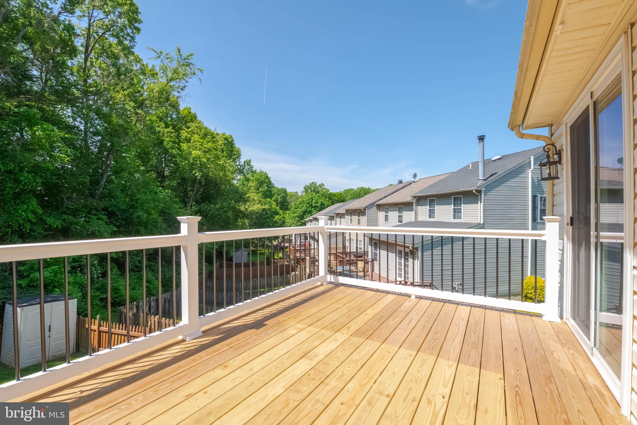 CONSTANT FRIENDSHIP - Residential