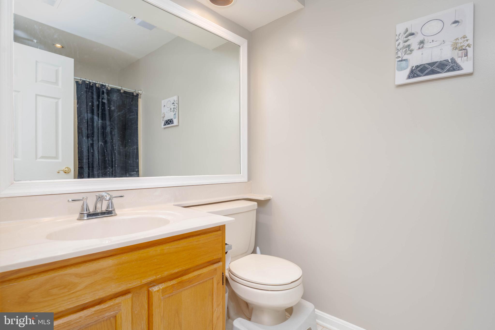 CONSTANT FRIENDSHIP - Residential