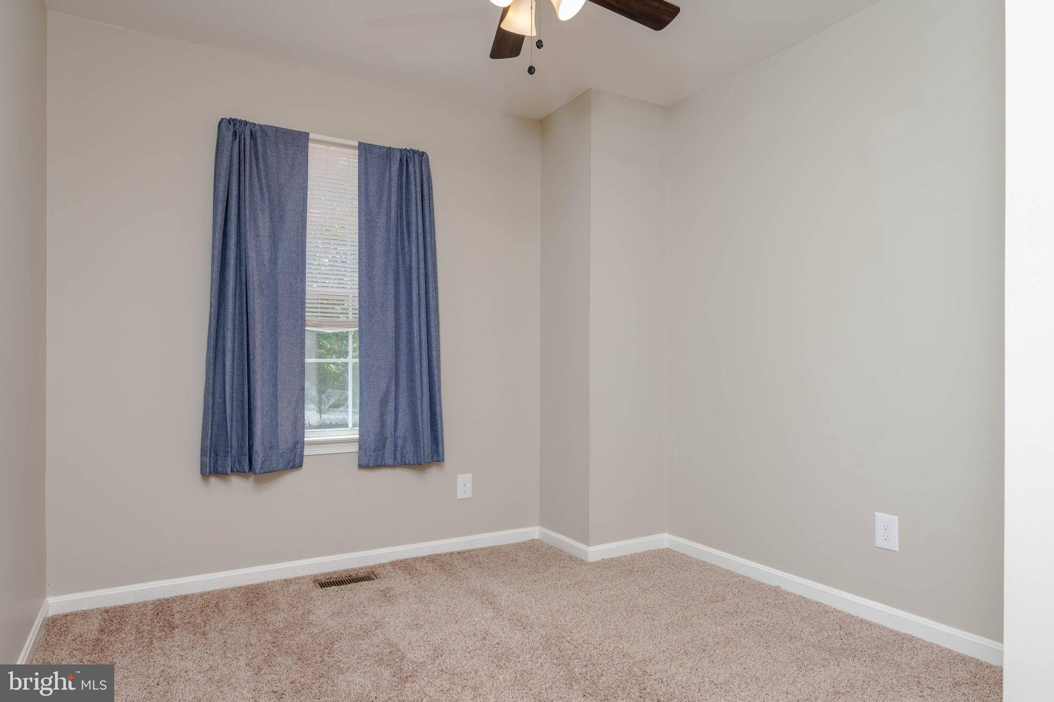 CONSTANT FRIENDSHIP - Residential