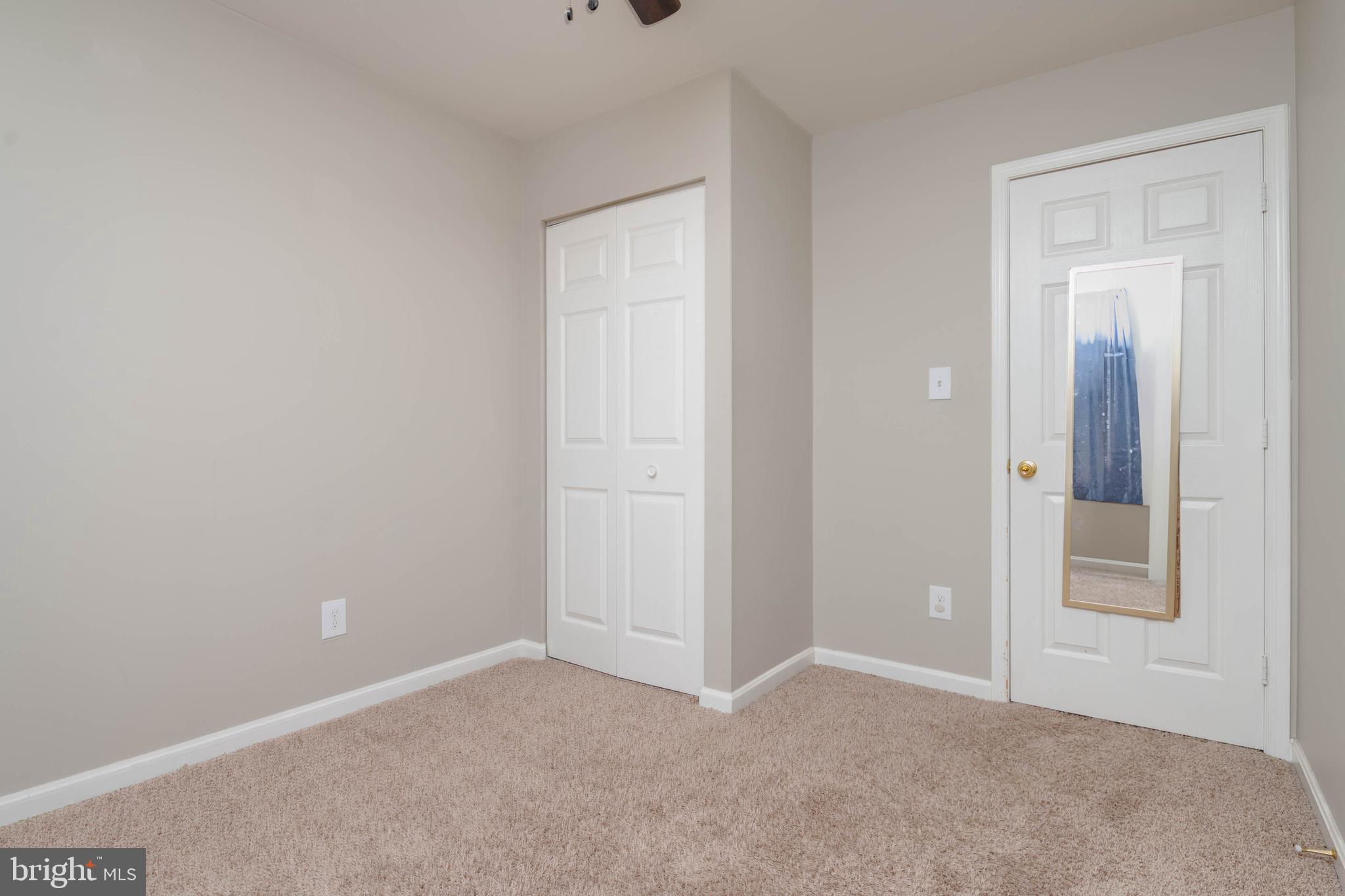 CONSTANT FRIENDSHIP - Residential