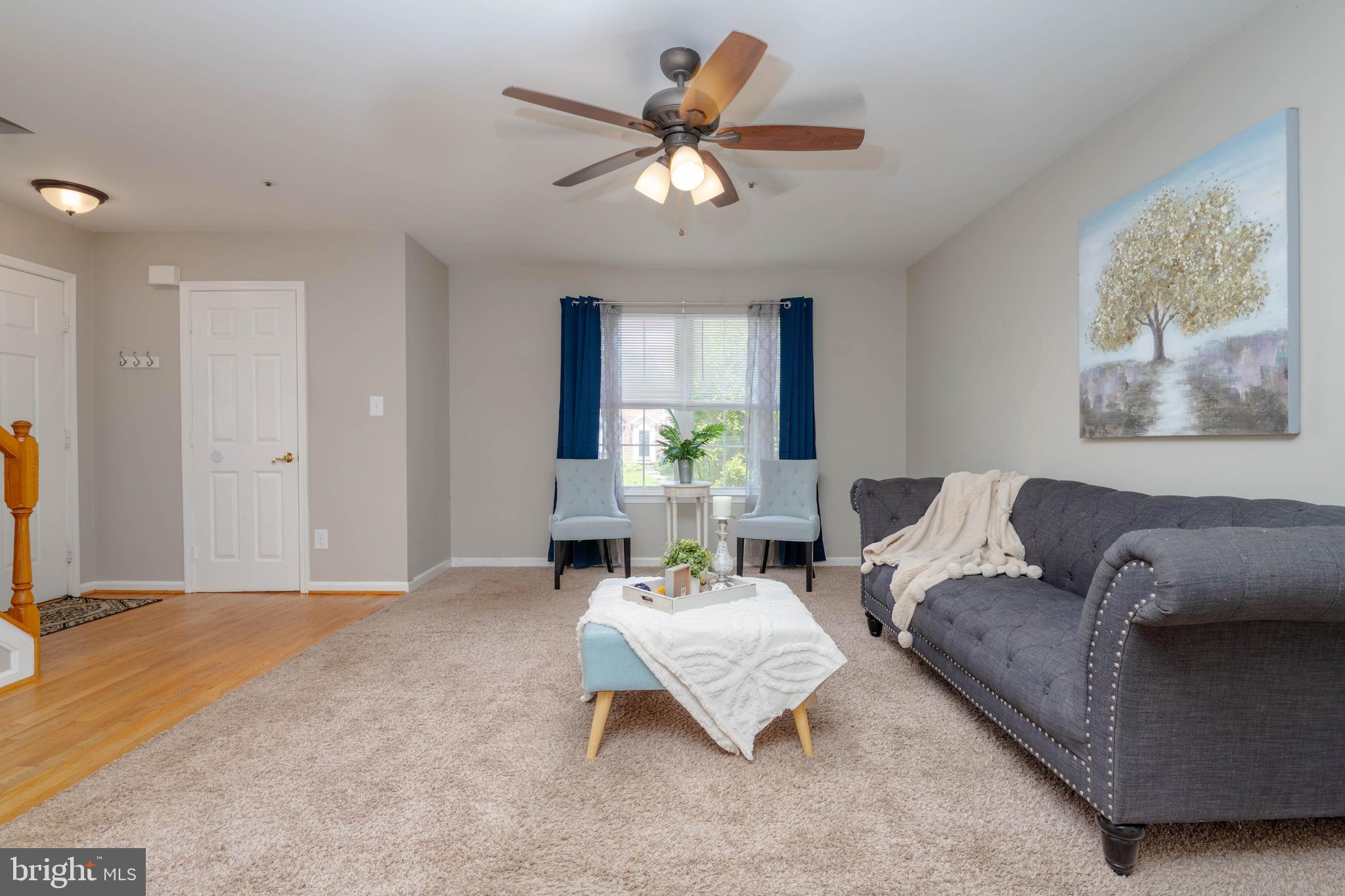 CONSTANT FRIENDSHIP - Residential