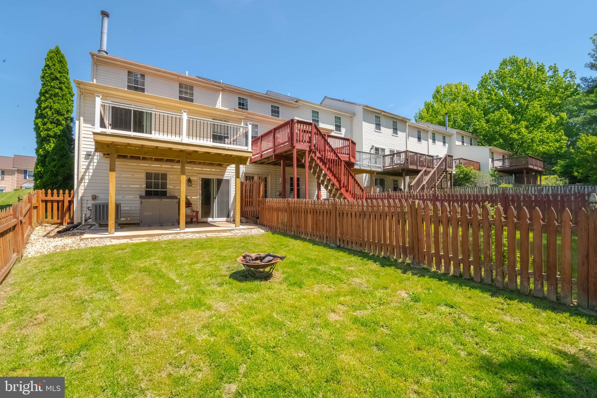 CONSTANT FRIENDSHIP - Residential