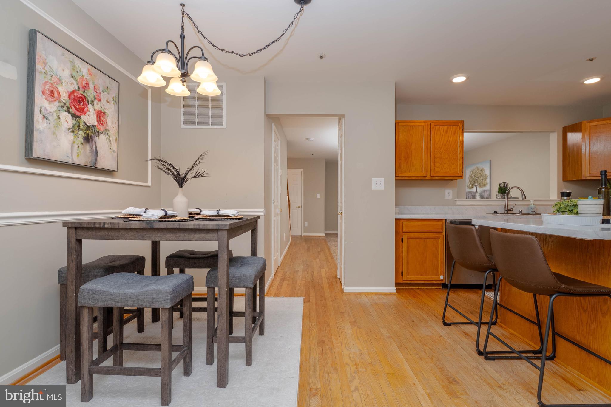 CONSTANT FRIENDSHIP - Residential