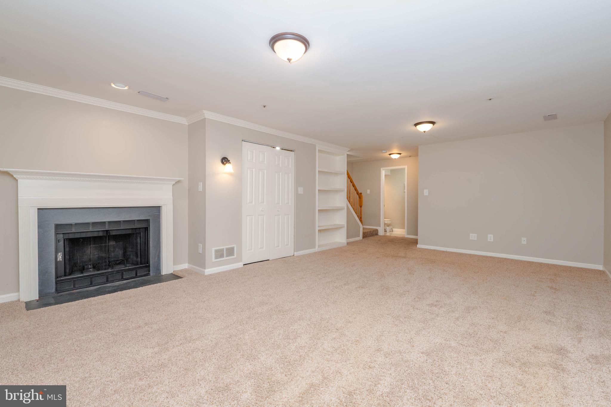 CONSTANT FRIENDSHIP - Residential