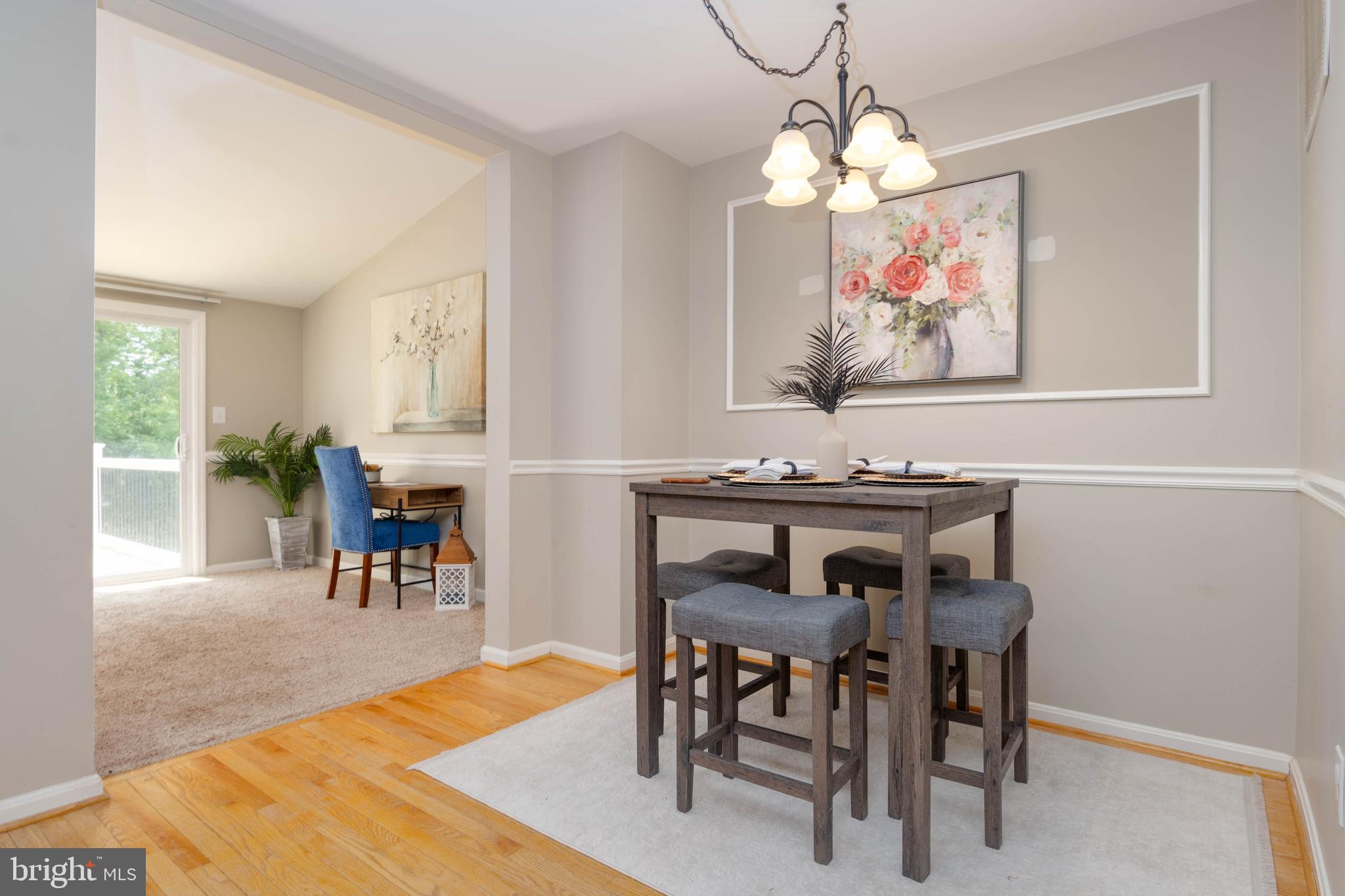 CONSTANT FRIENDSHIP - Residential