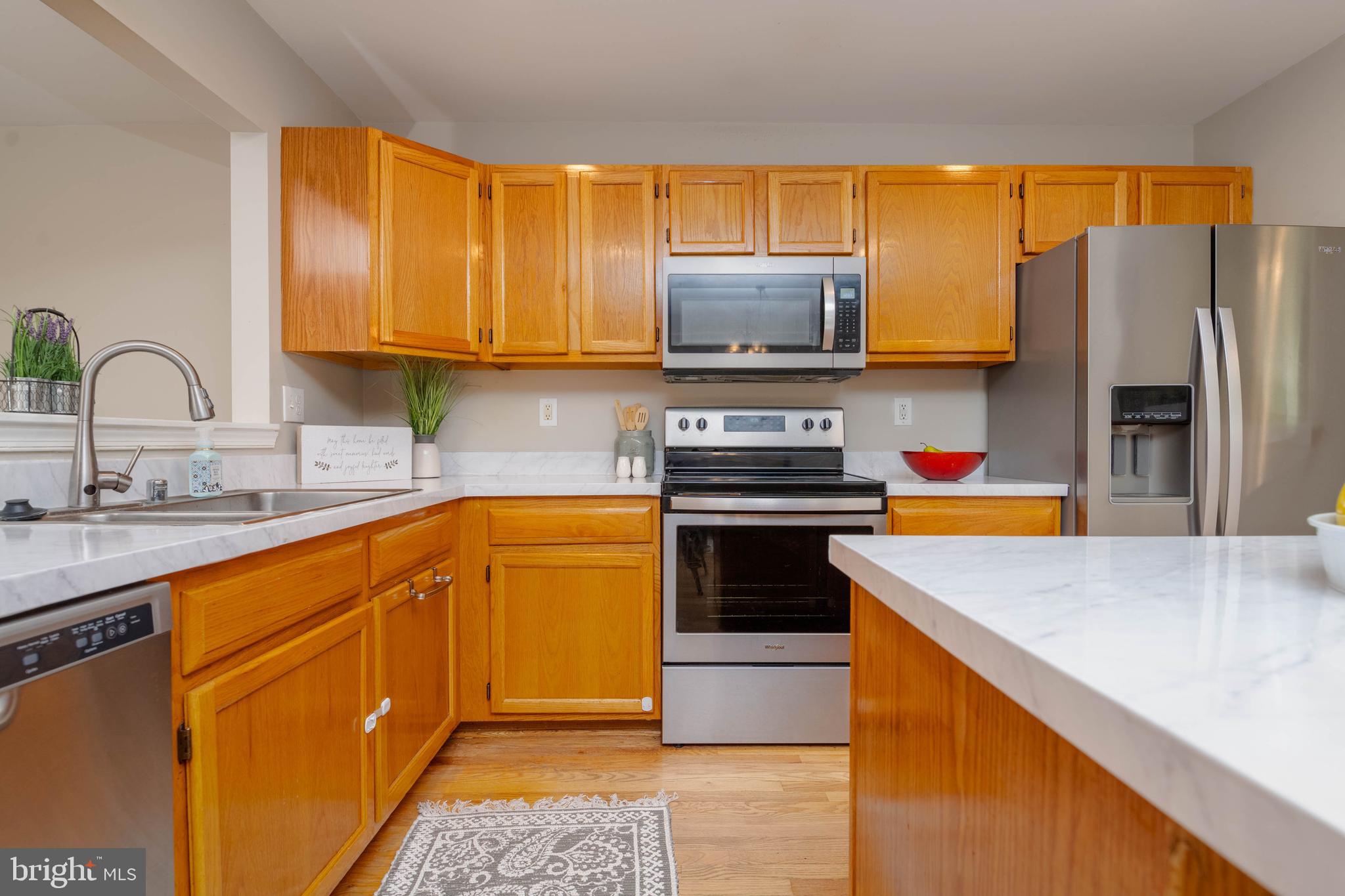 CONSTANT FRIENDSHIP - Residential