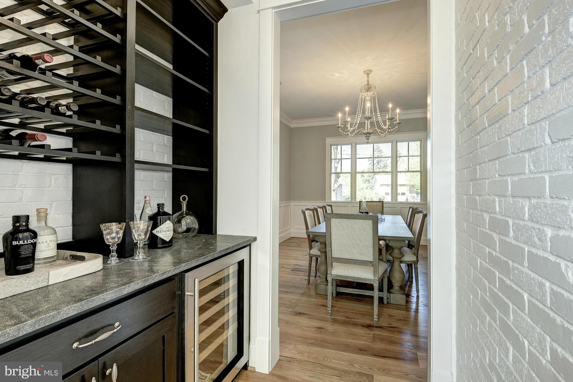 COUNTRY CLUB HILLS - Residential