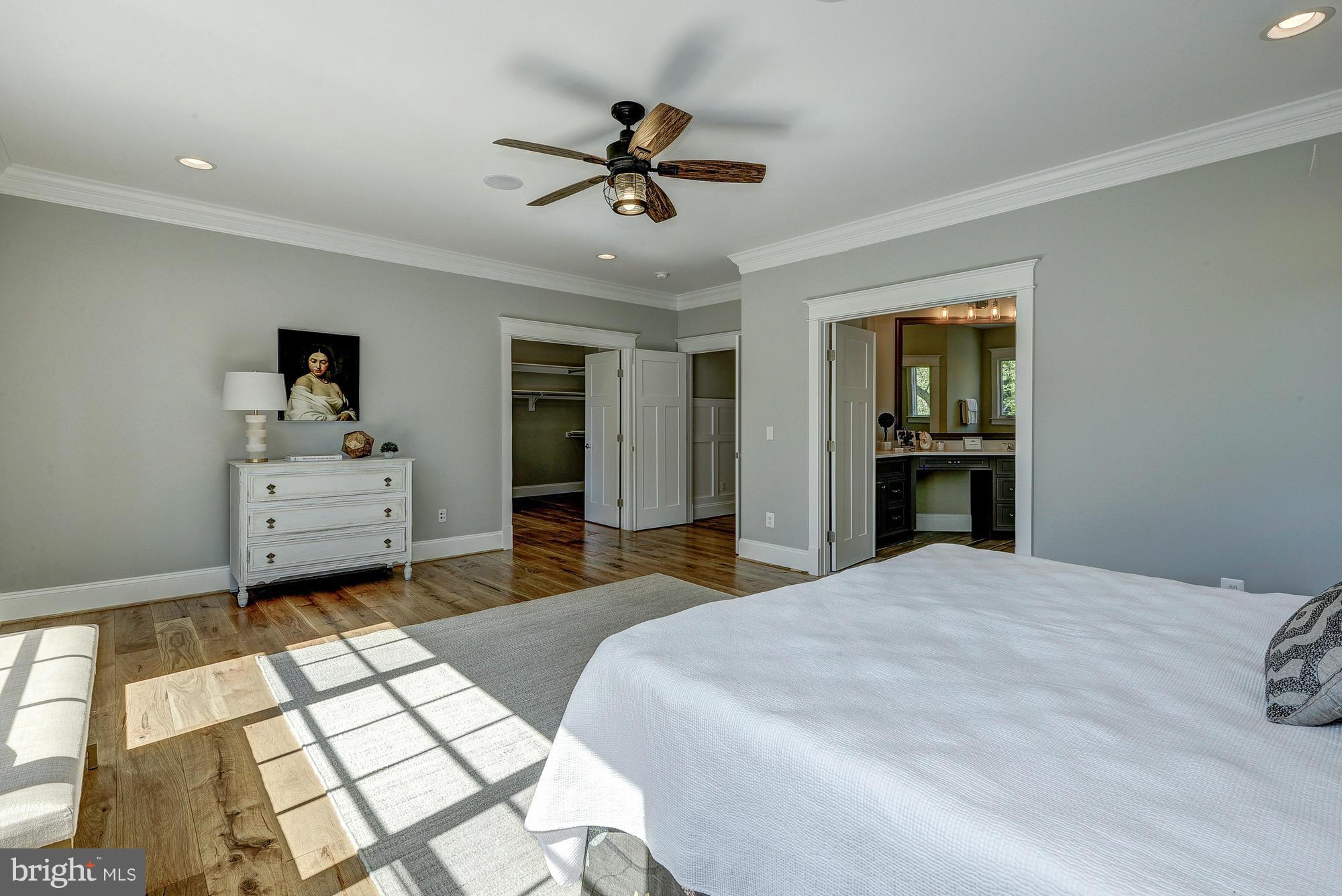 COUNTRY CLUB HILLS - Residential