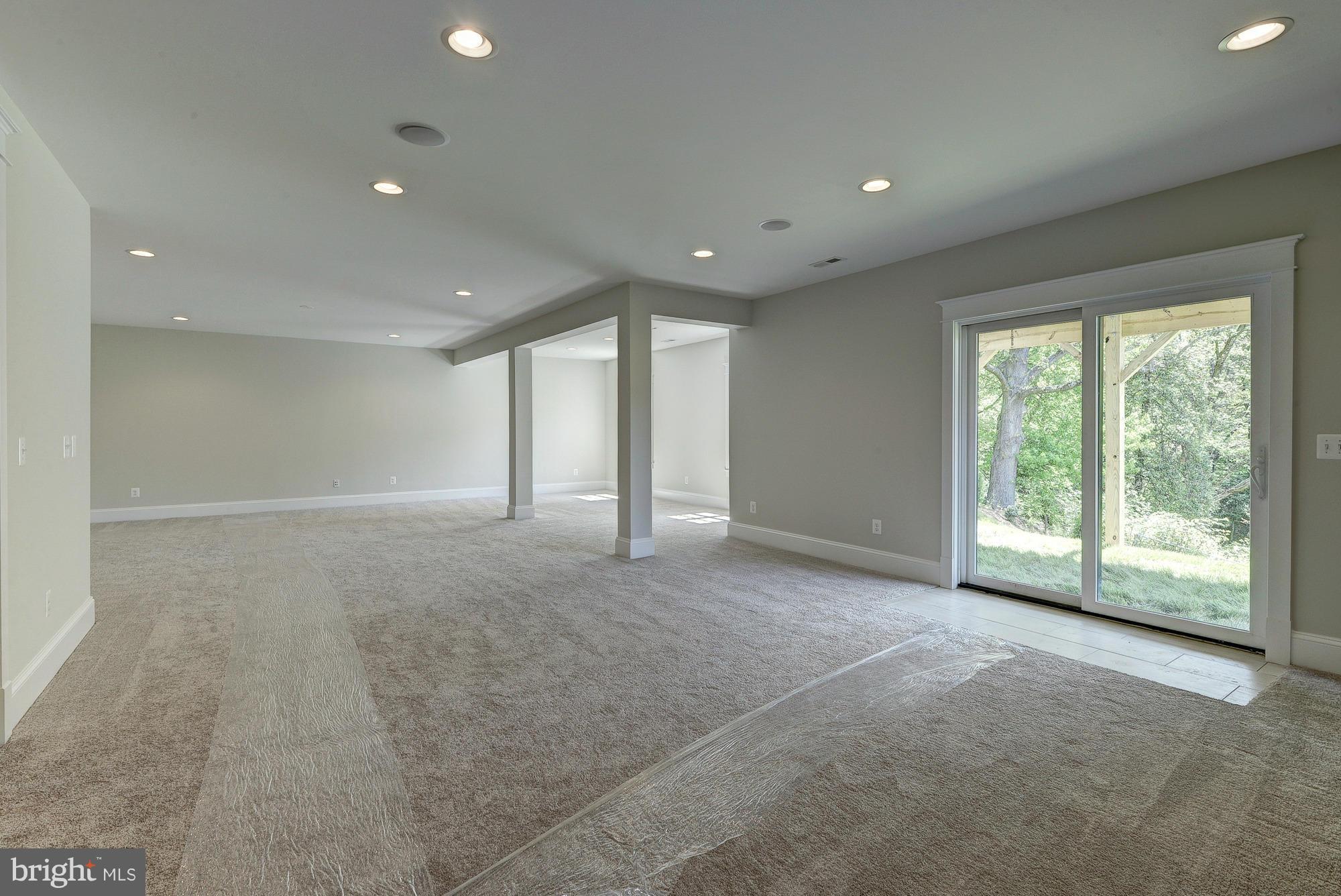 COUNTRY CLUB HILLS - Residential