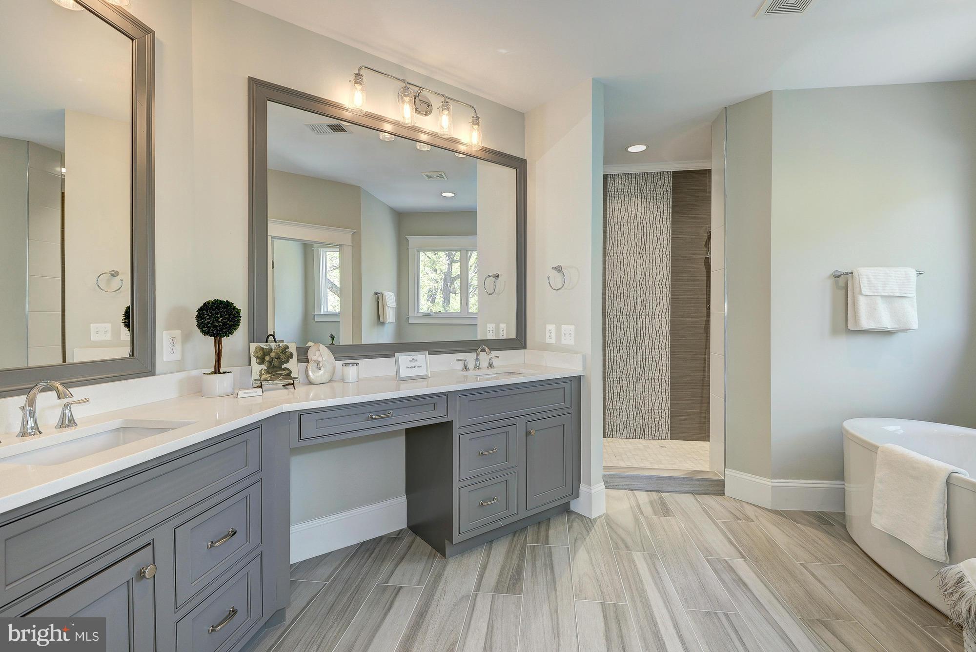 COUNTRY CLUB HILLS - Residential