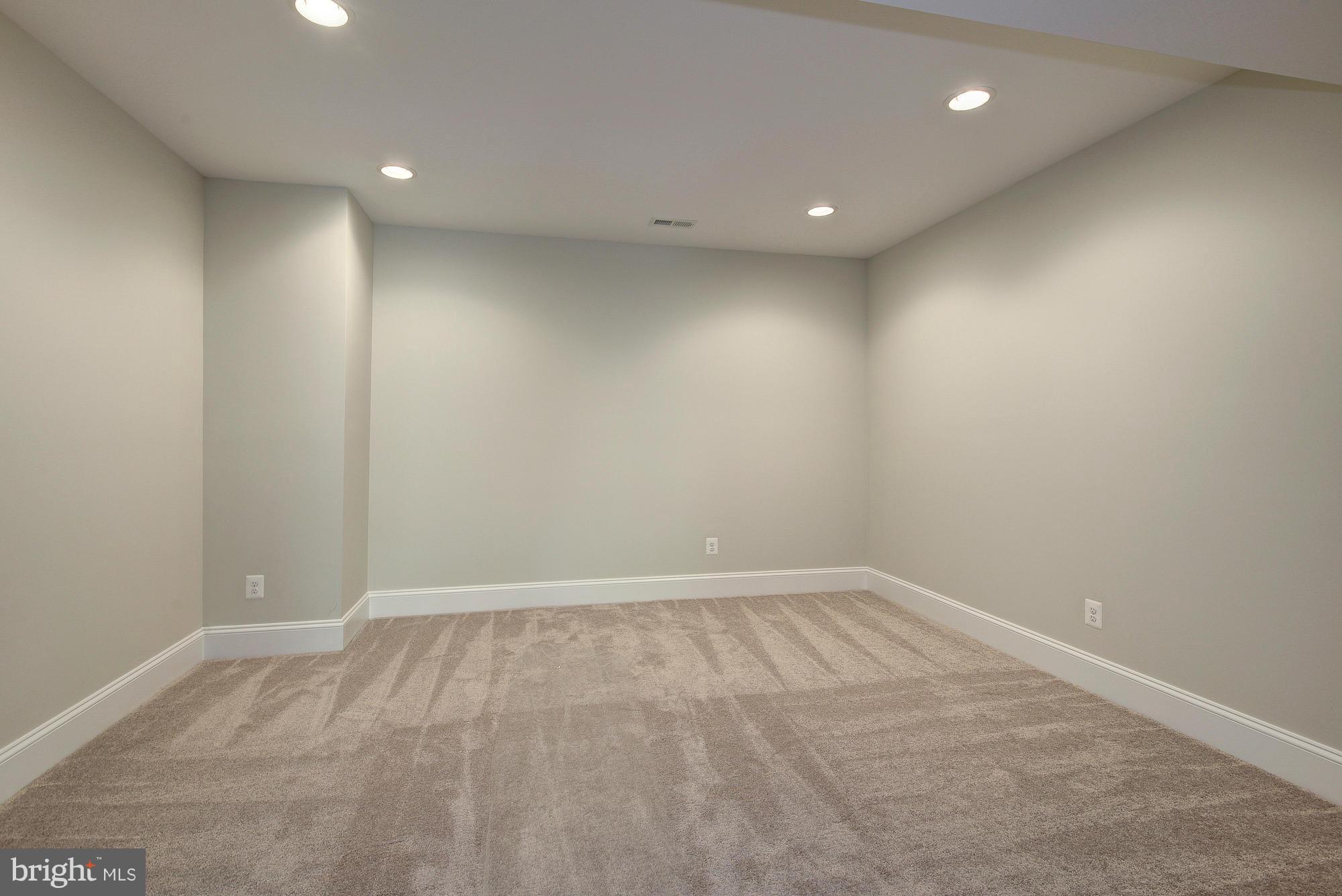 COUNTRY CLUB HILLS - Residential