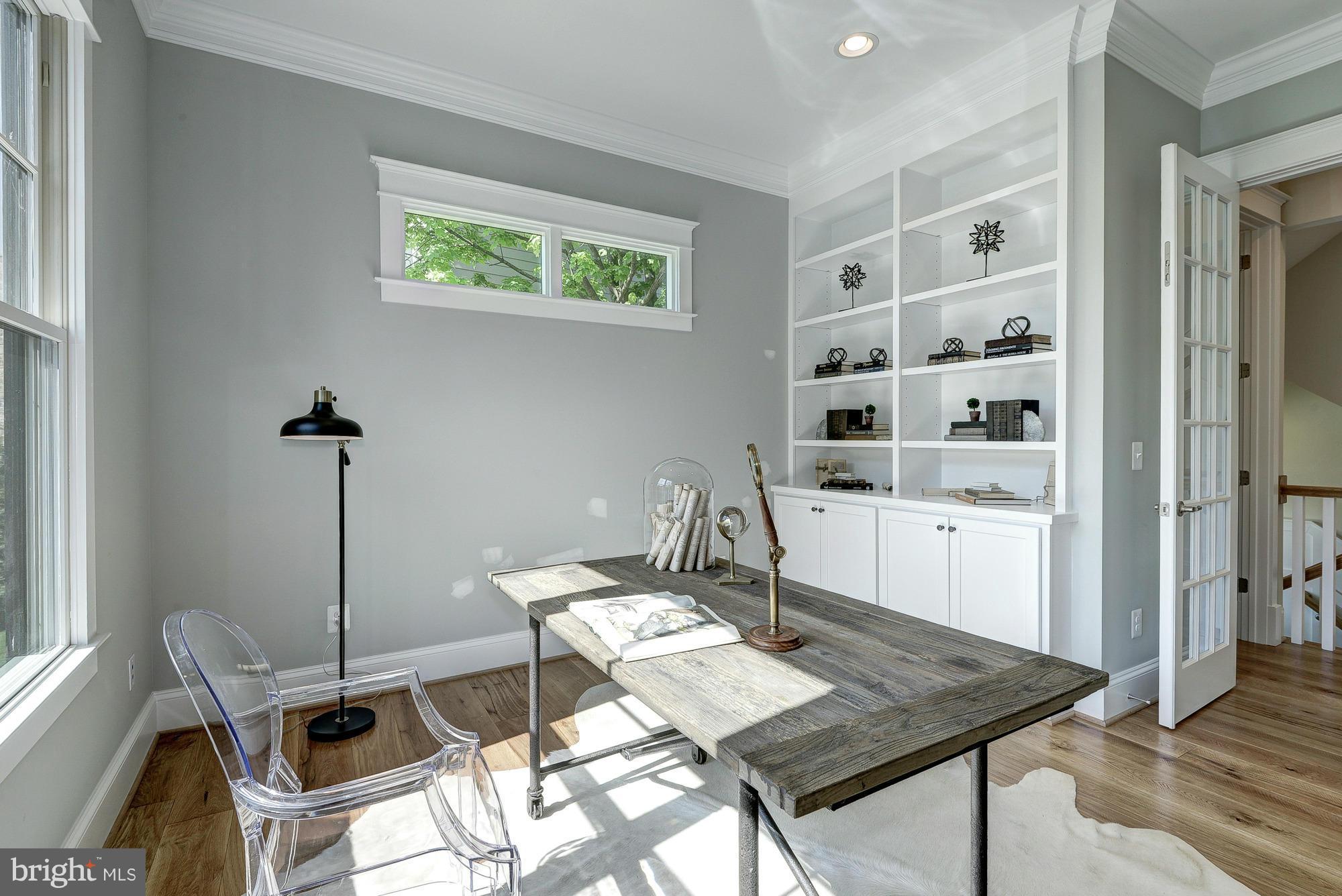 COUNTRY CLUB HILLS - Residential