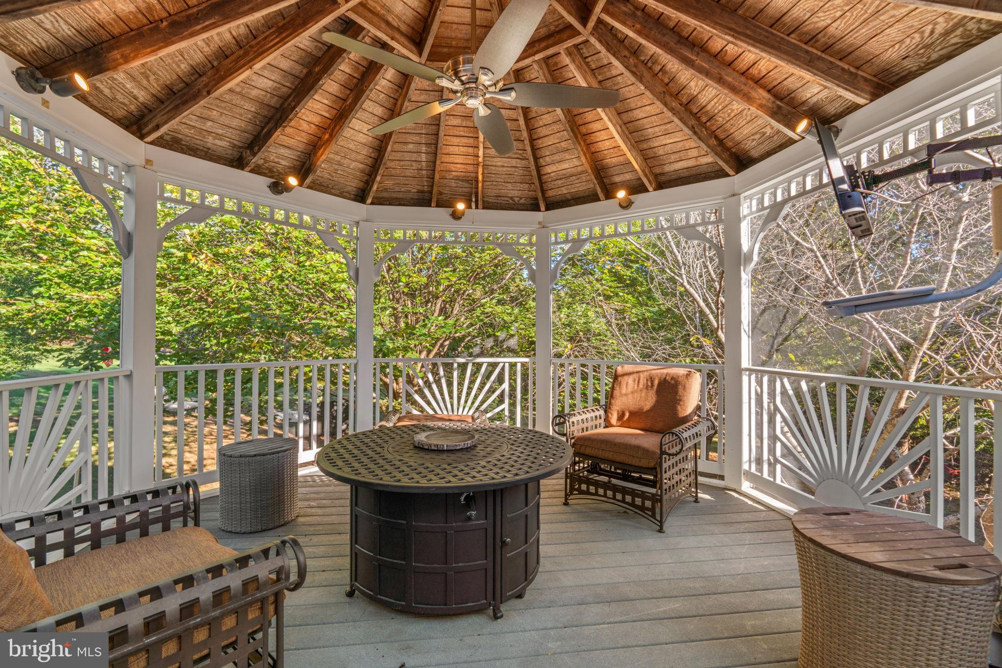 HUNTERBROOKE - Residential