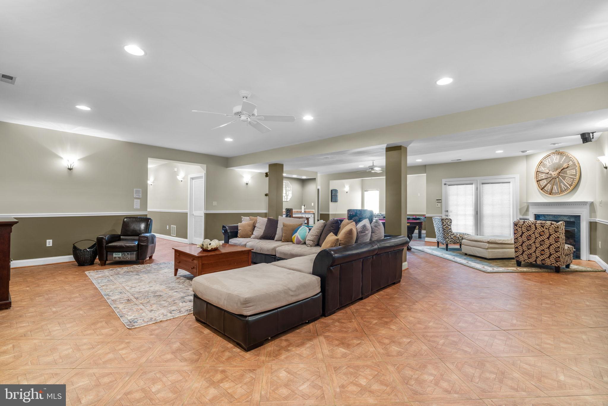 HUNTERBROOKE - Residential