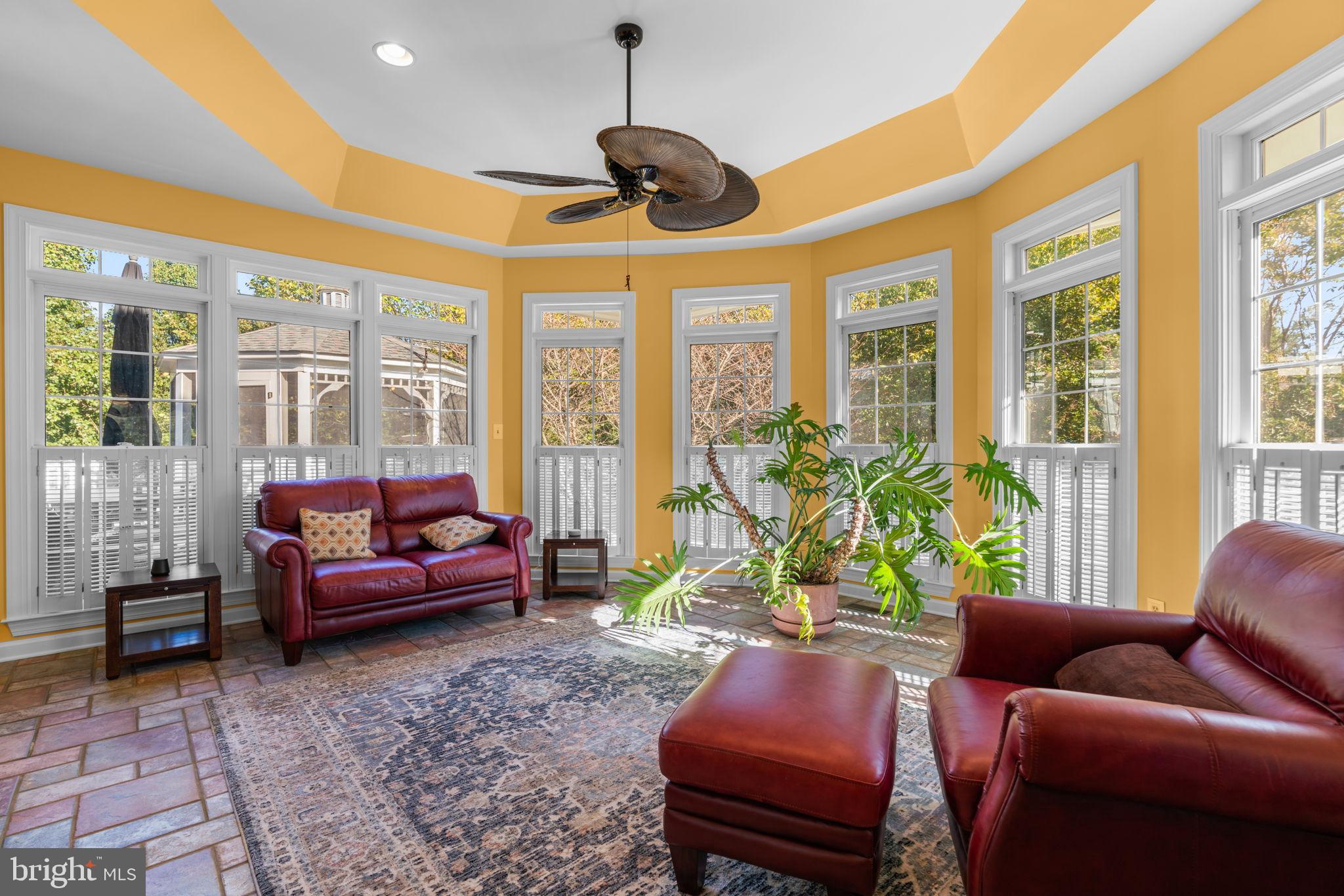 HUNTERBROOKE - Residential