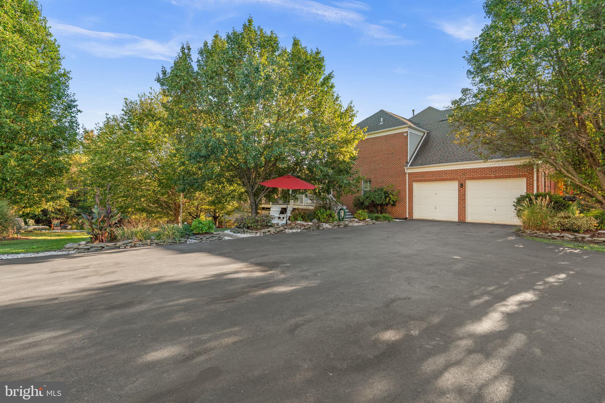 HUNTERBROOKE - Residential