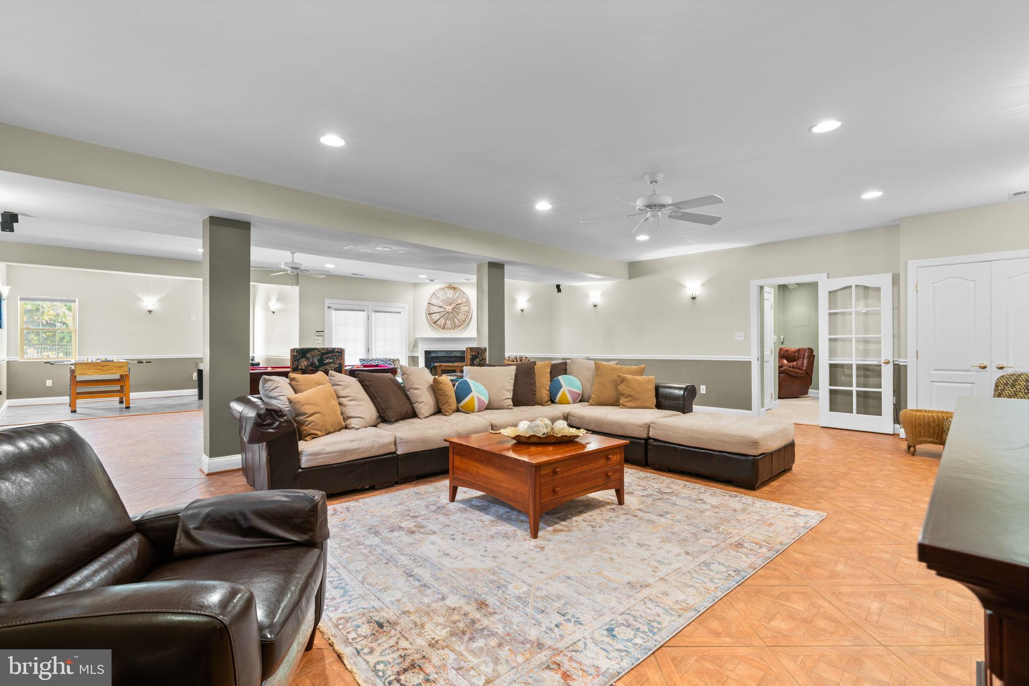 HUNTERBROOKE - Residential