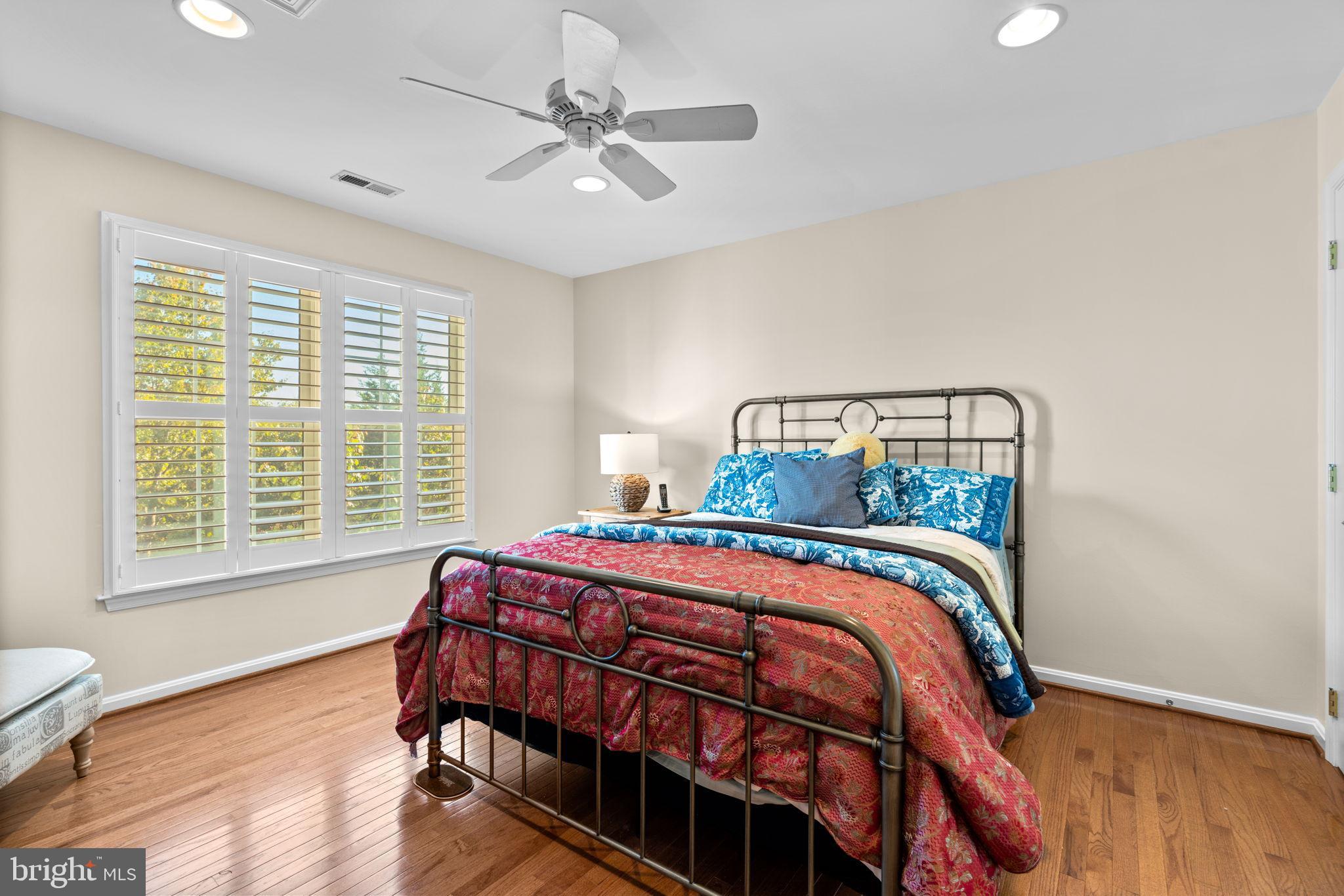 HUNTERBROOKE - Residential