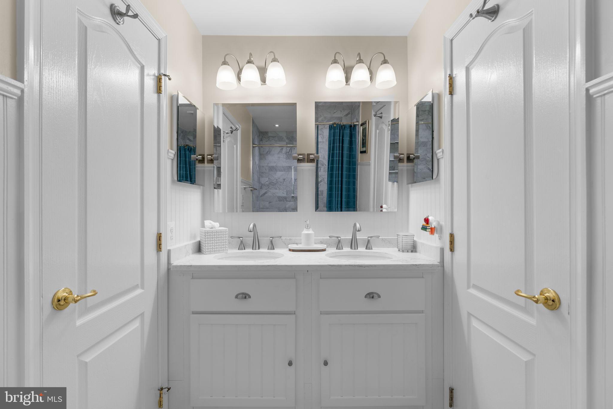 HUNTERBROOKE - Residential