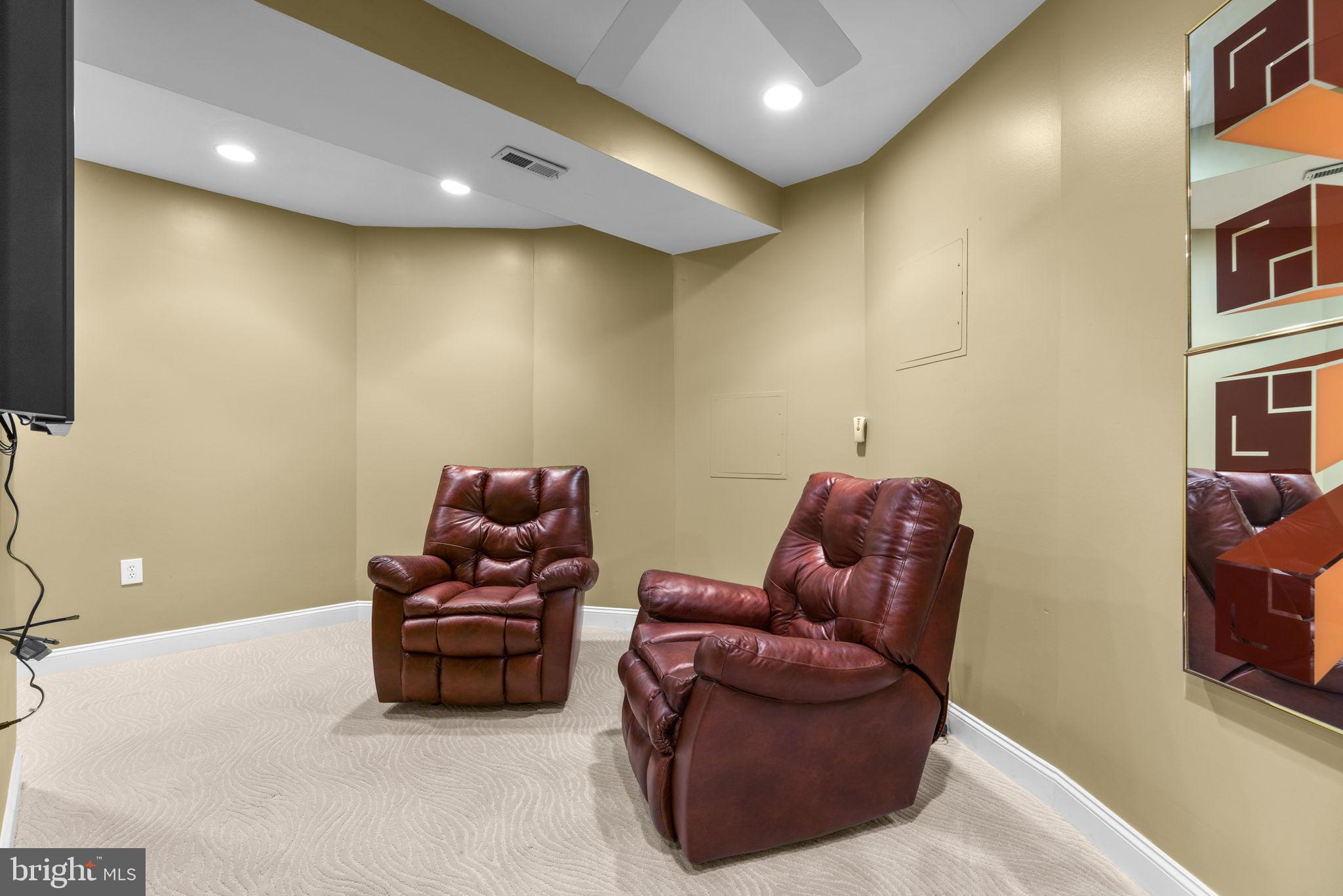 HUNTERBROOKE - Residential