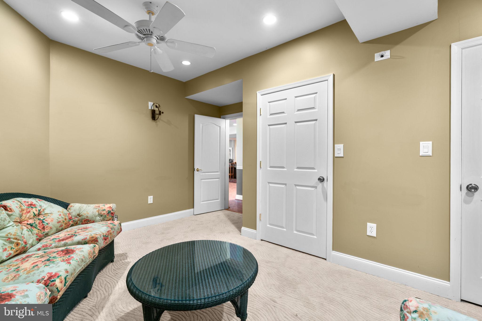 HUNTERBROOKE - Residential