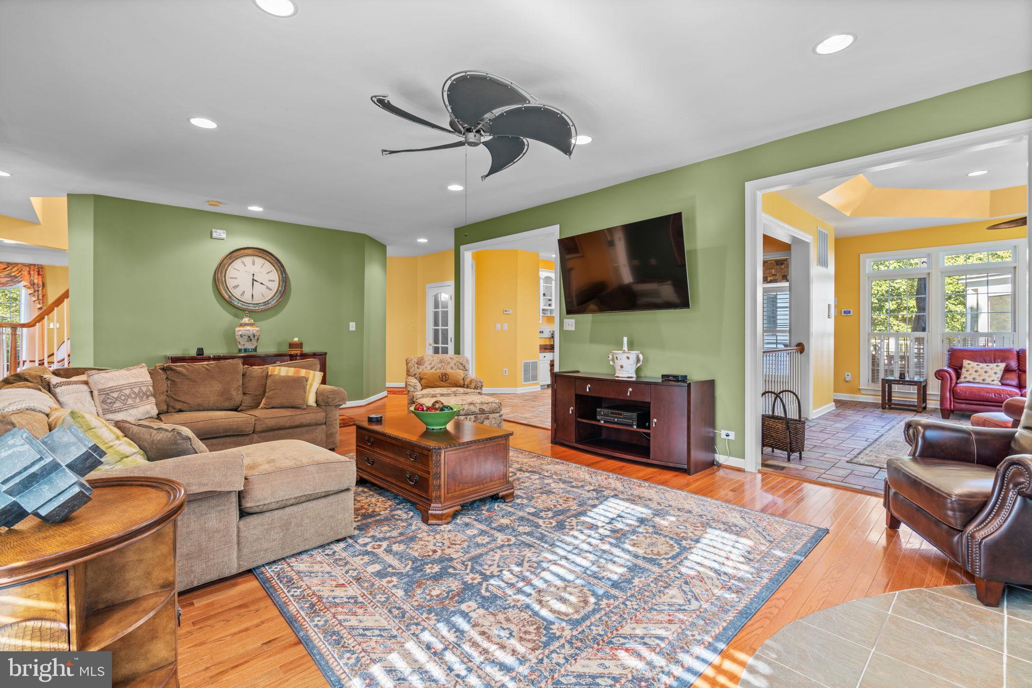 HUNTERBROOKE - Residential