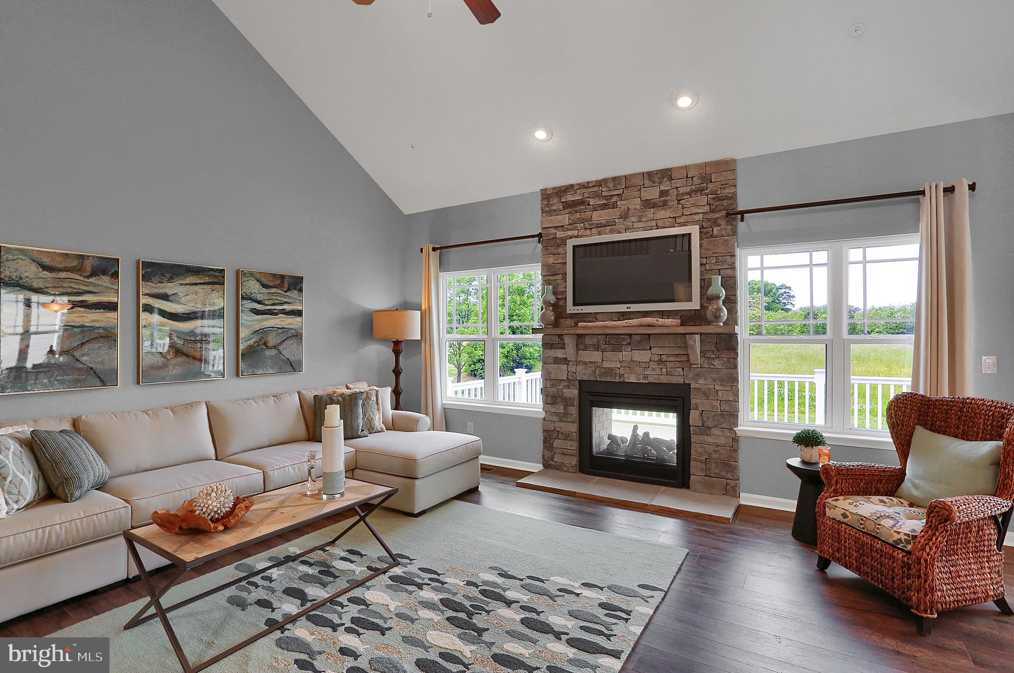 CAPTAIN'S COVE - Residential