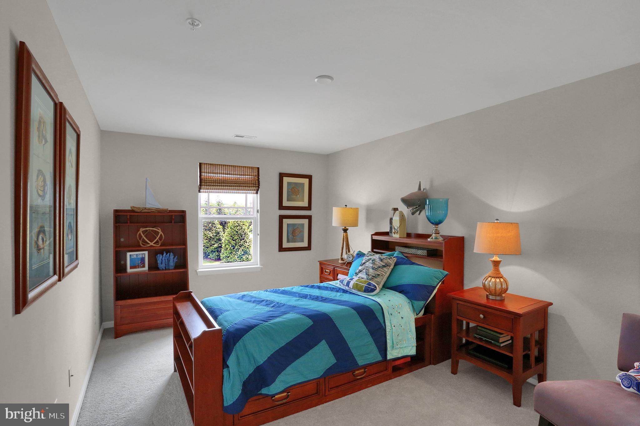 CAPTAIN'S COVE - Residential