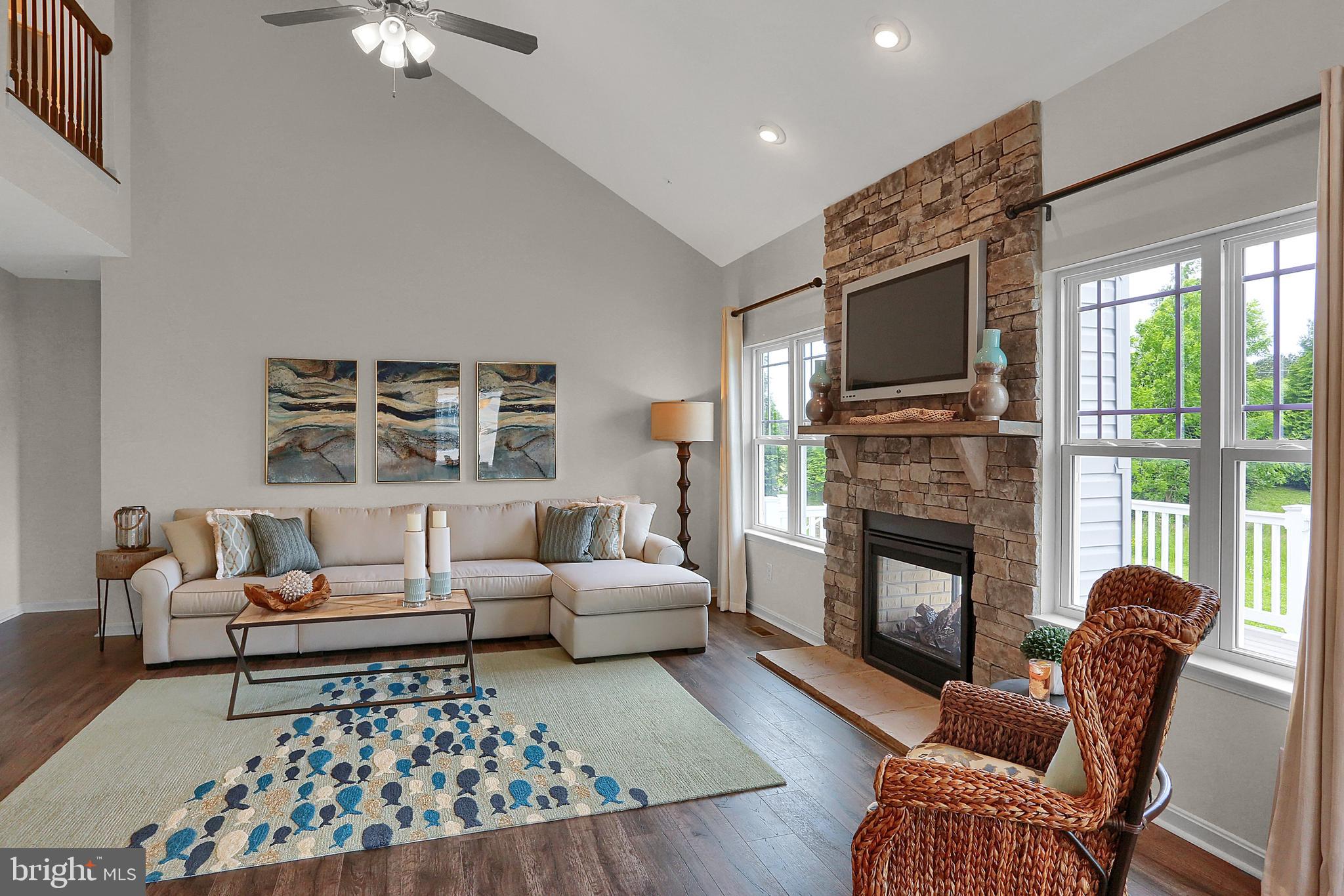 CAPTAIN'S COVE - Residential