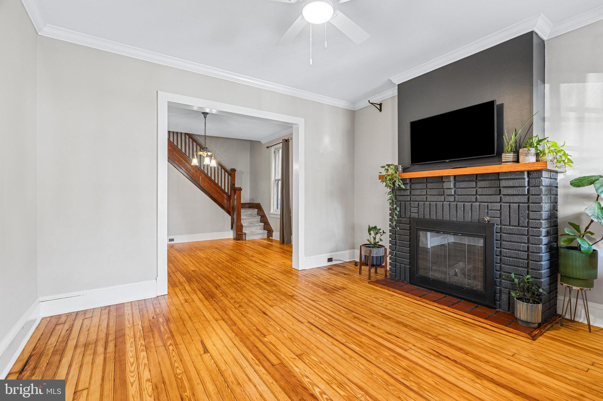 218 W SOUTH STREET