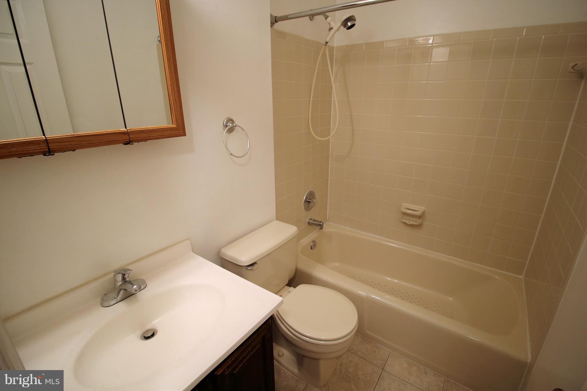 LAKE RIDGE - Residential Lease