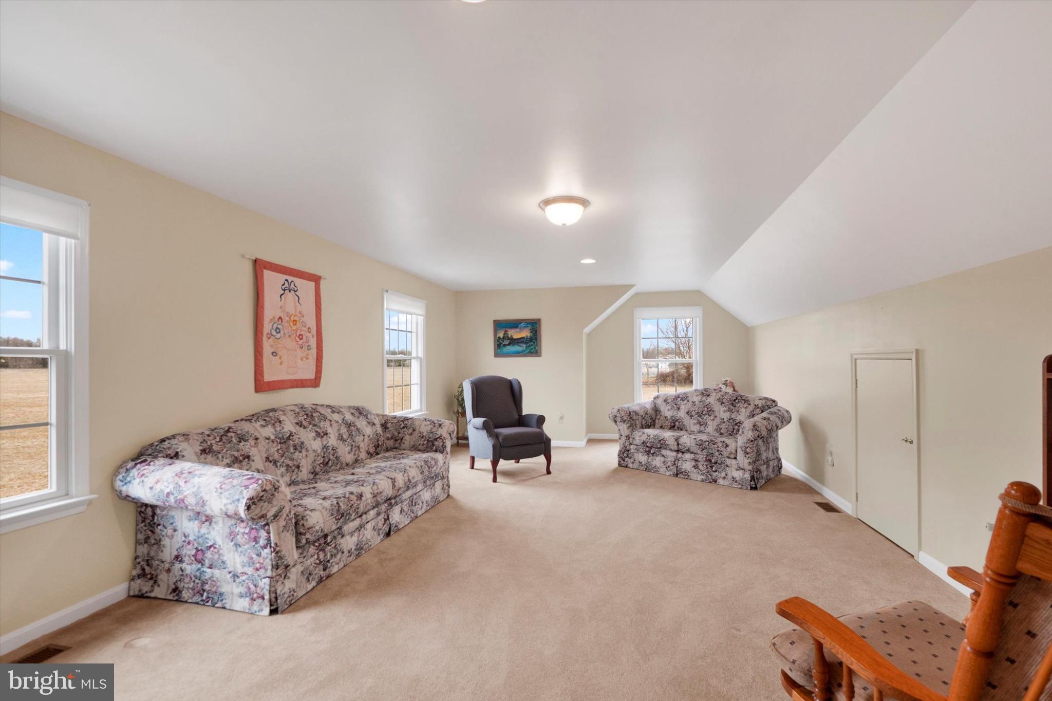 MAUGANSVILLE - Residential