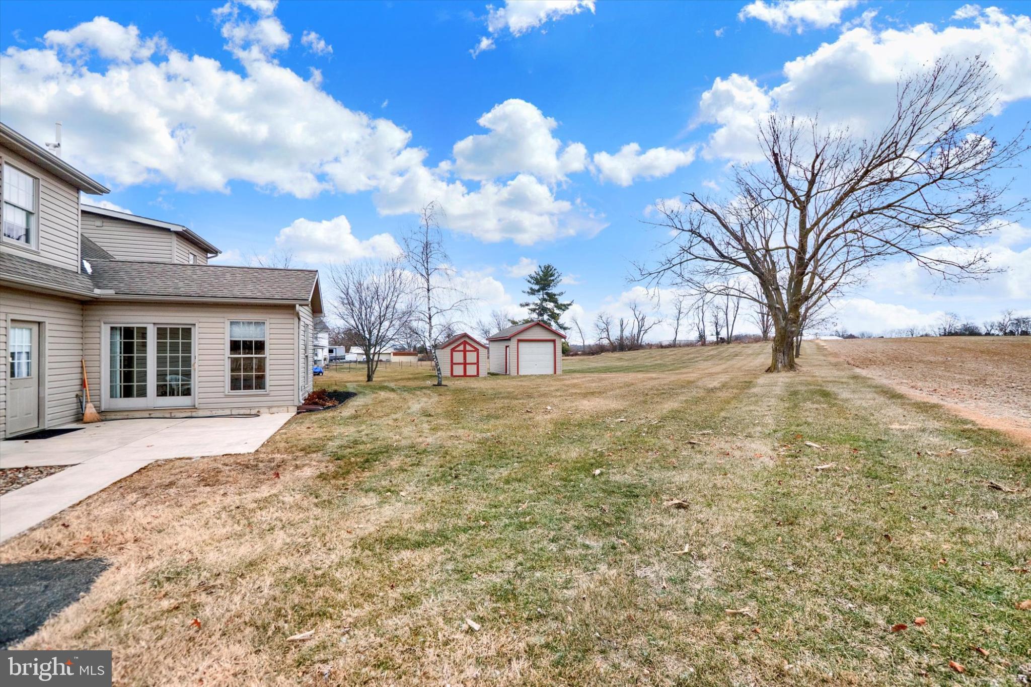 MAUGANSVILLE - Residential