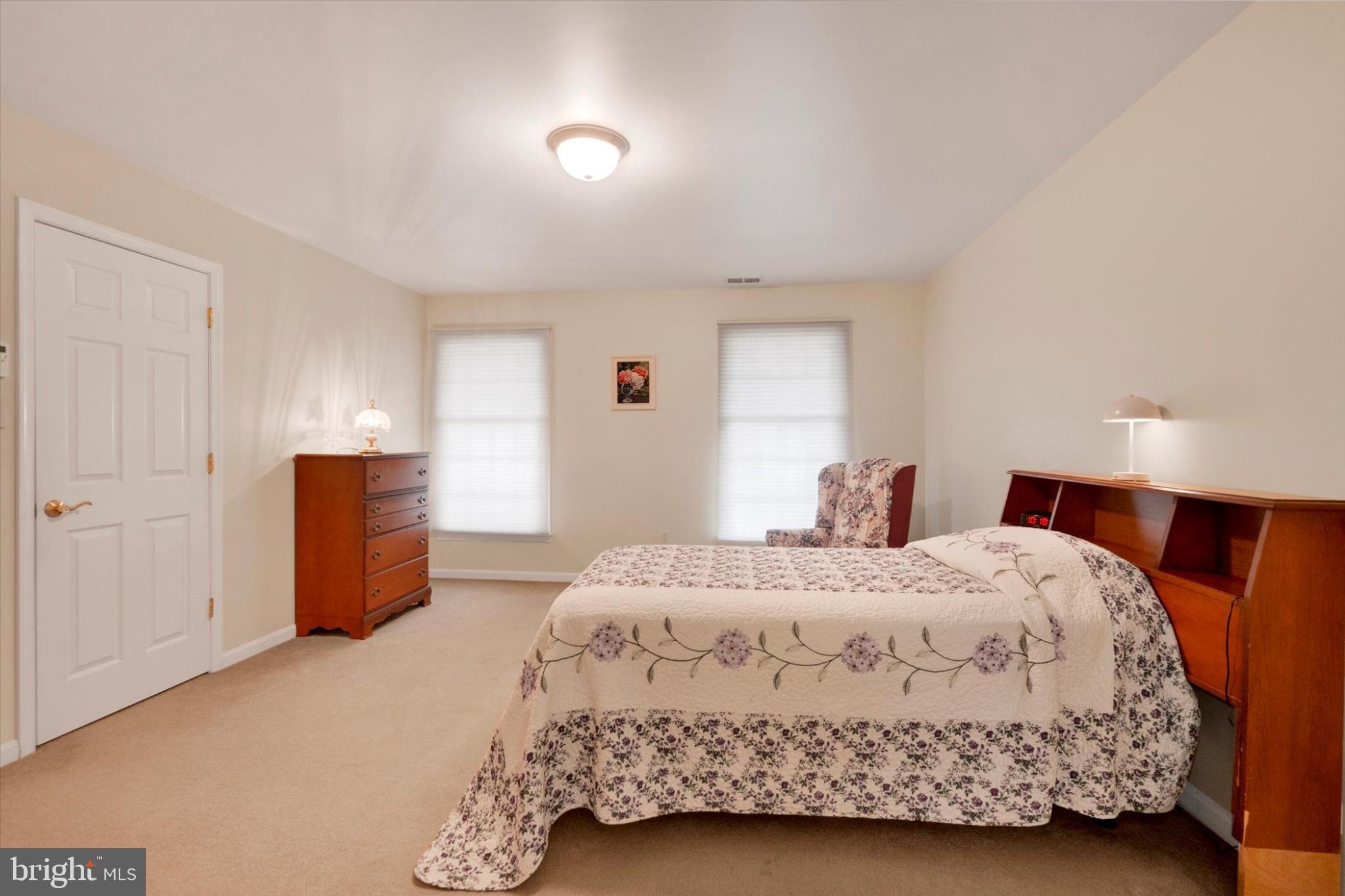 MAUGANSVILLE - Residential