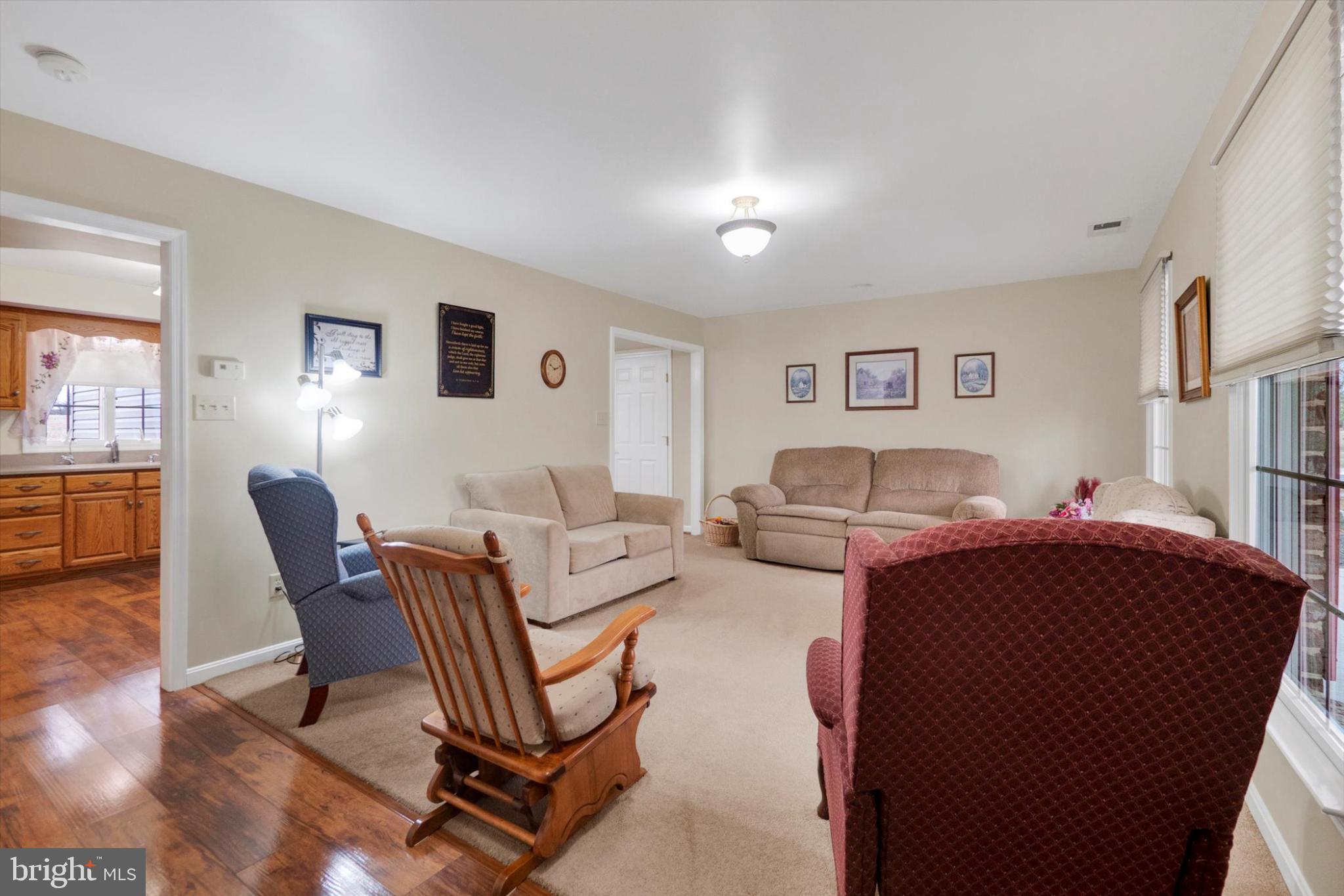 MAUGANSVILLE - Residential