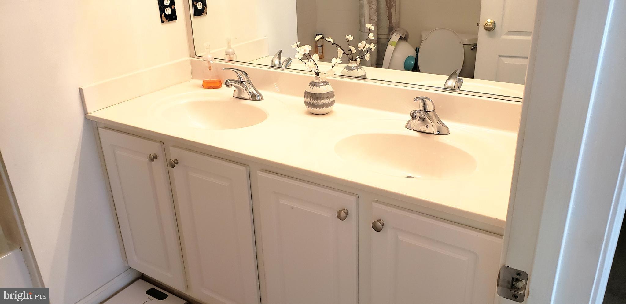 VILLAGES AT HAYMARKET - Residential Lease