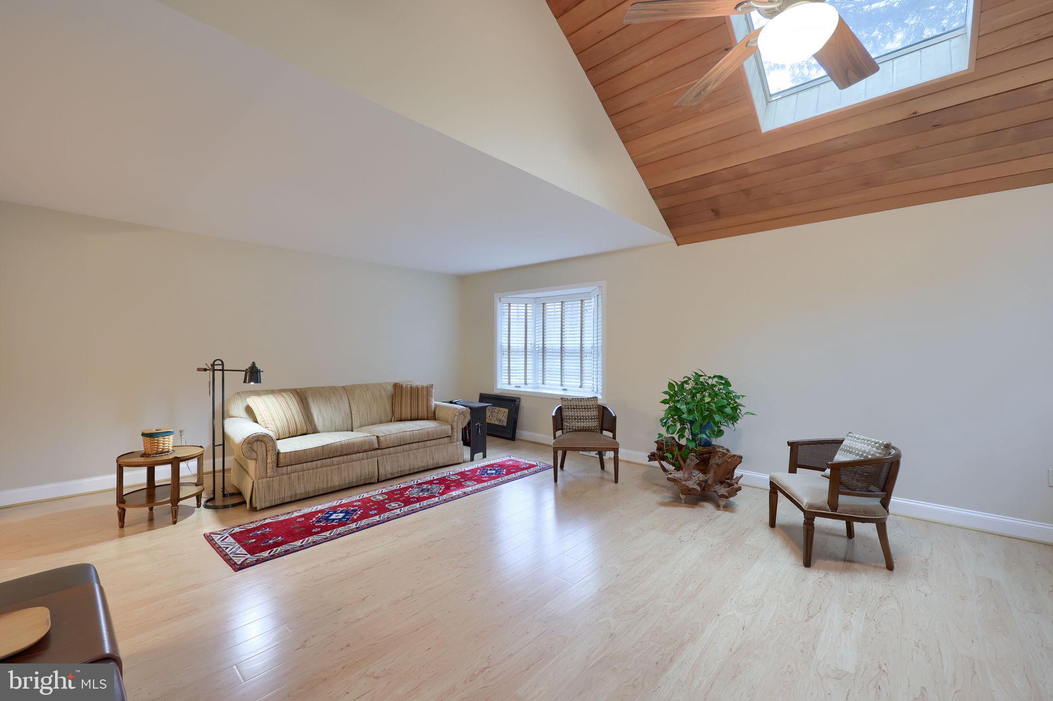 THE OAKS - Residential