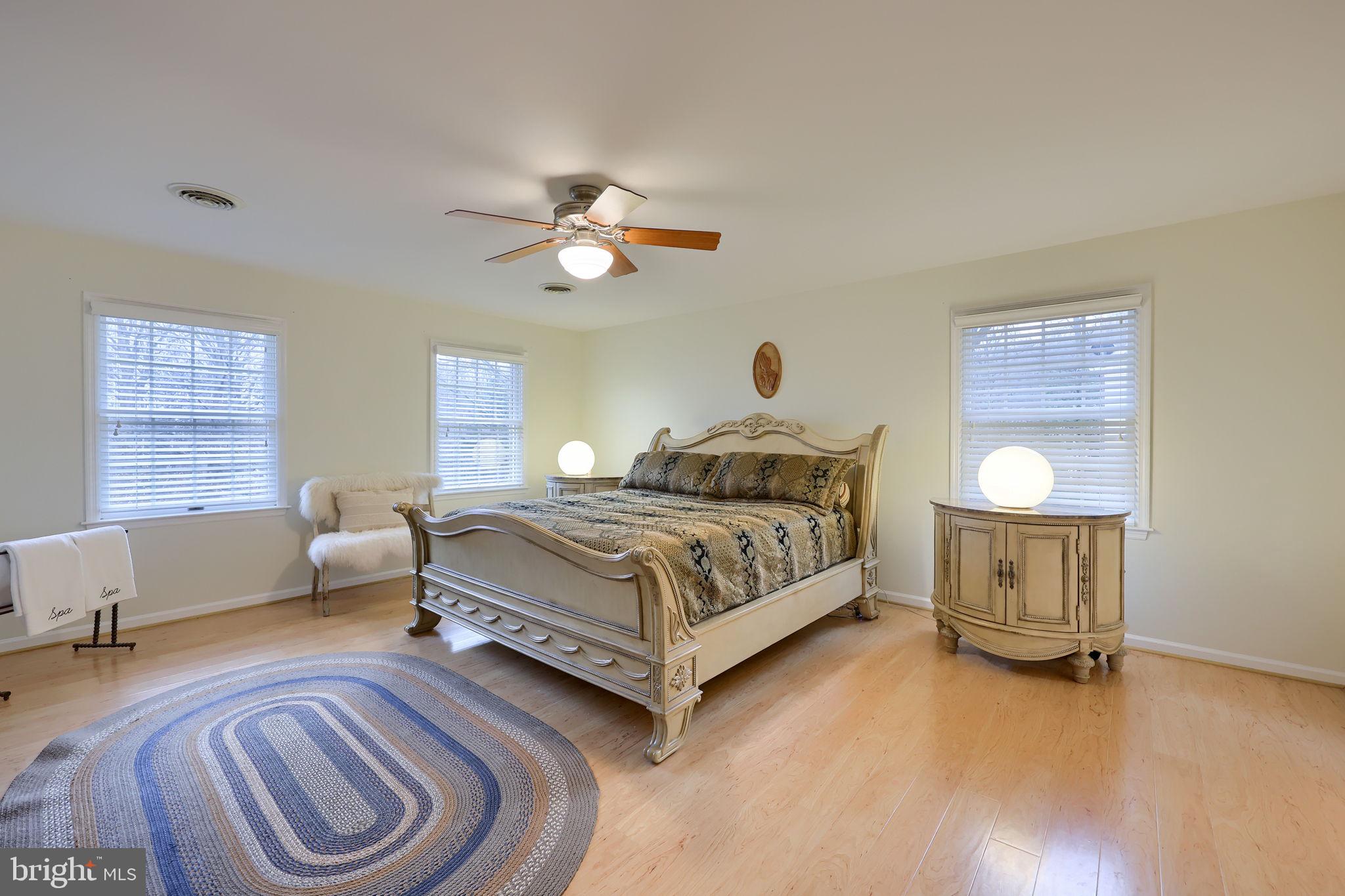 THE OAKS - Residential