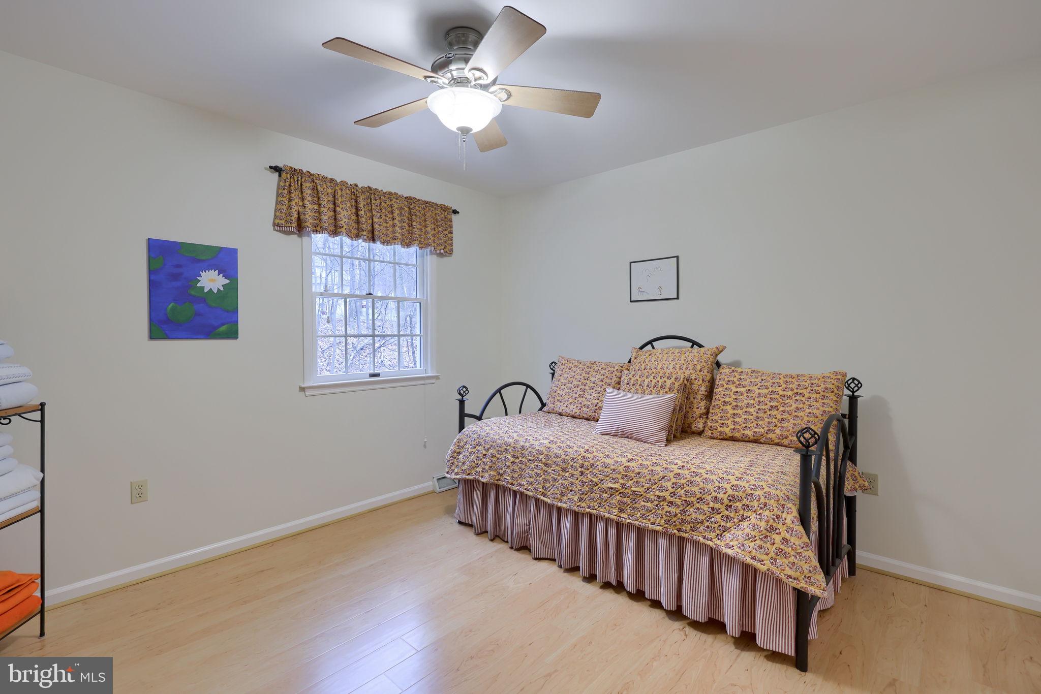 THE OAKS - Residential