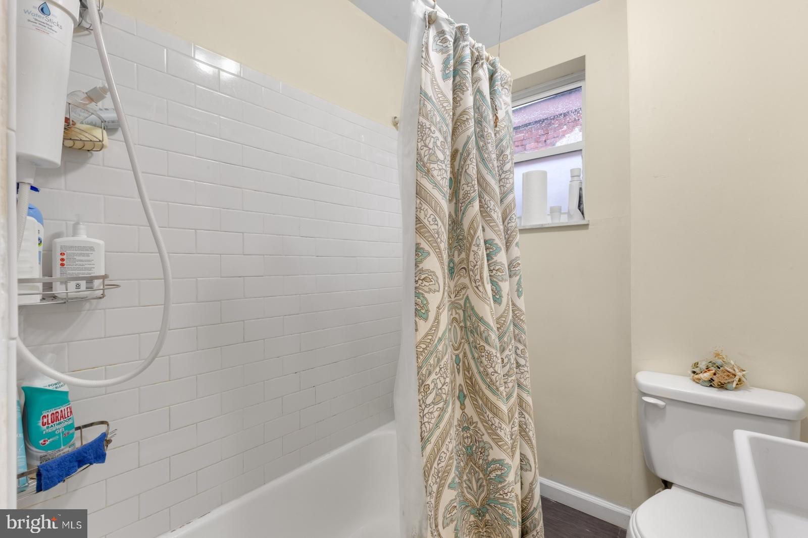 WHITMAN - Residential Lease