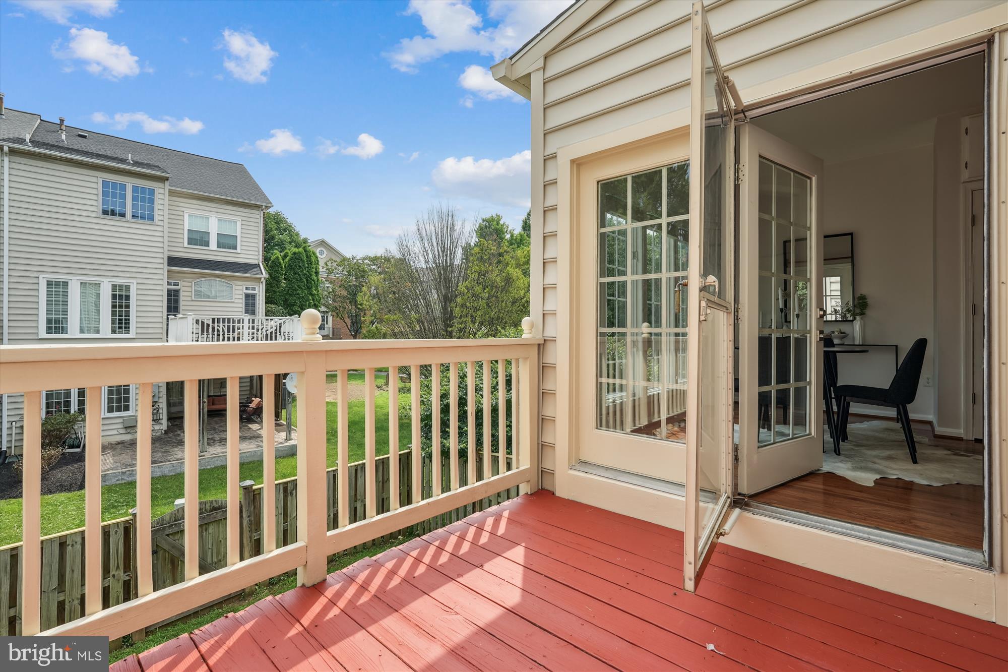 ROSE HILL FALLS - Residential