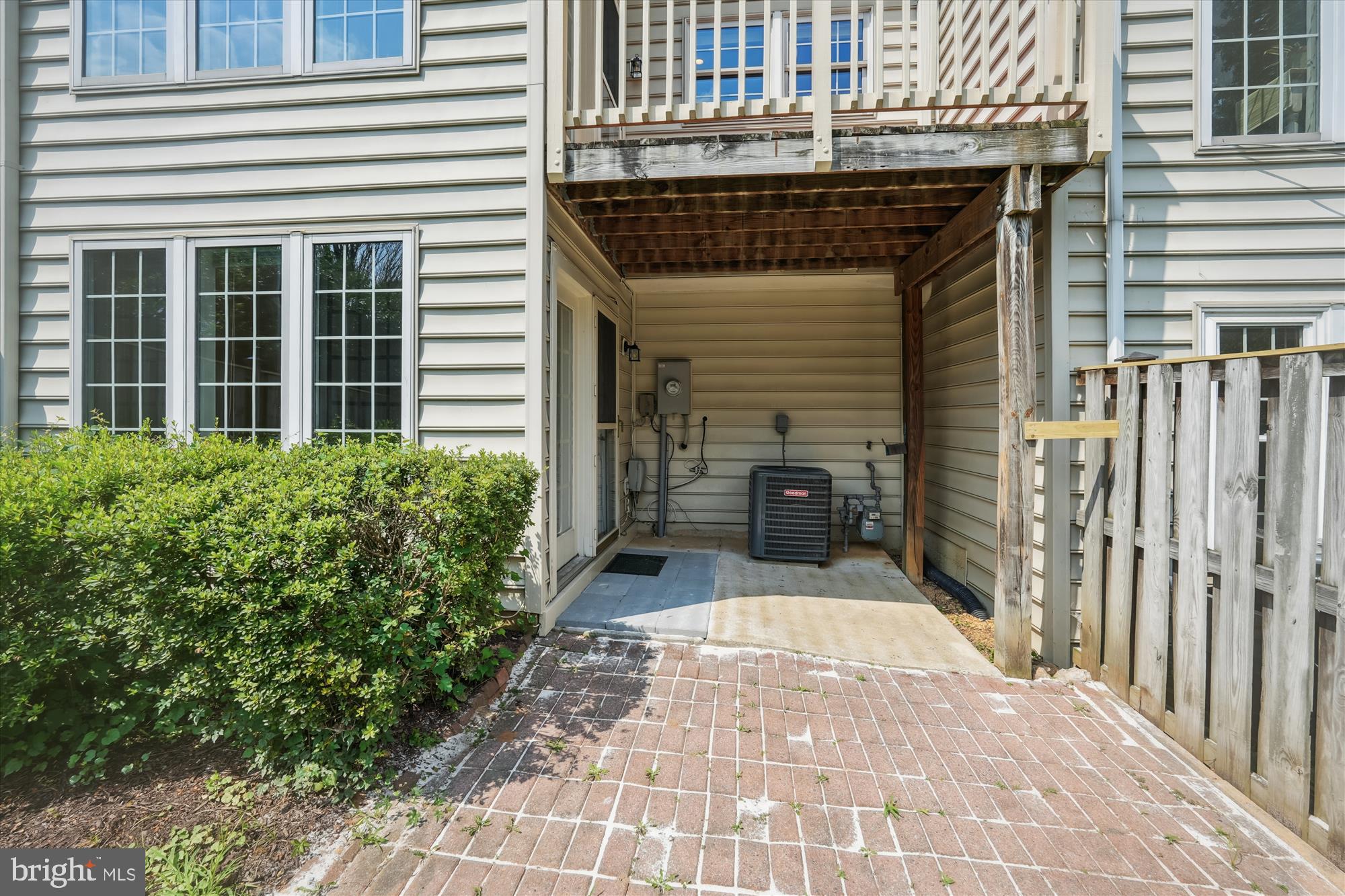 ROSE HILL FALLS - Residential