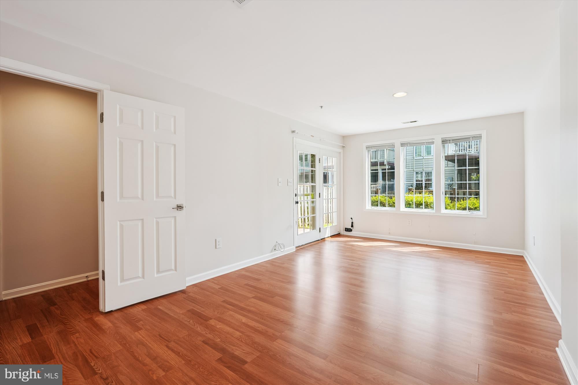 ROSE HILL FALLS - Residential