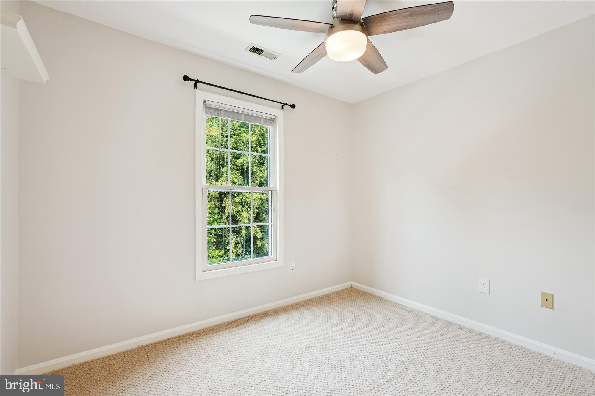 ROSE HILL FALLS - Residential