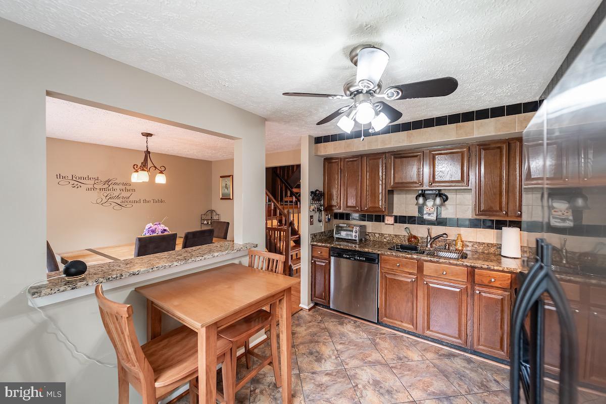 WILLOW HILLS - Residential