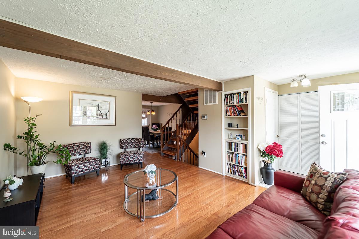 WILLOW HILLS - Residential