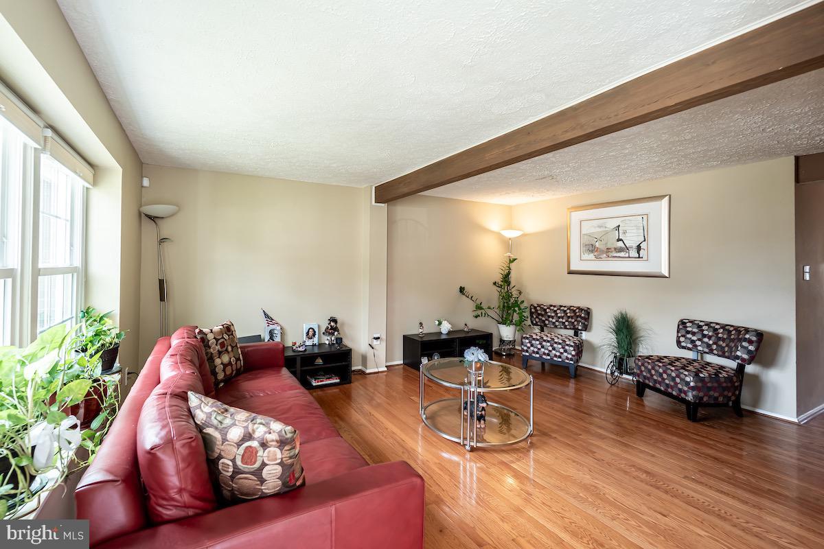 WILLOW HILLS - Residential