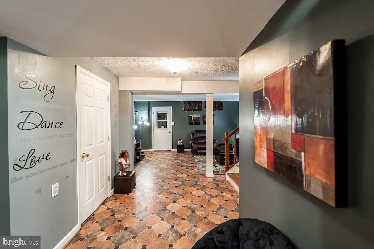 WILLOW HILLS - Residential