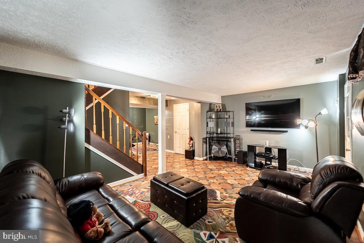 WILLOW HILLS - Residential